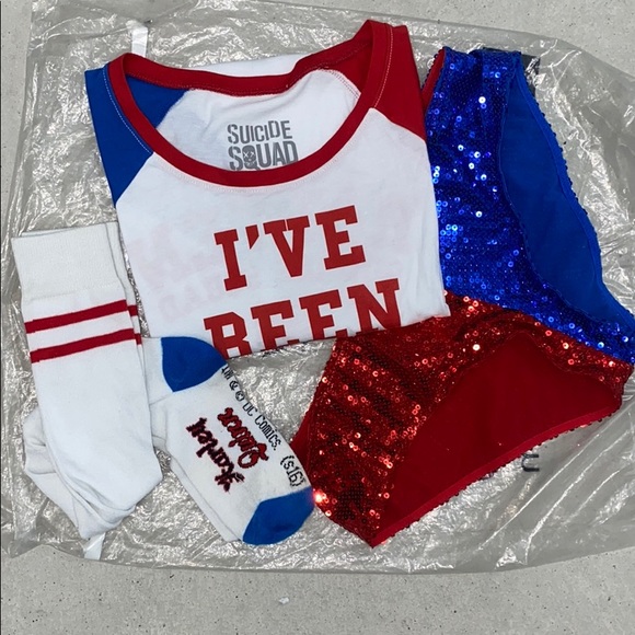 Bundle of Harley Quinn costume from Hot Topic - Picture 15 of 16